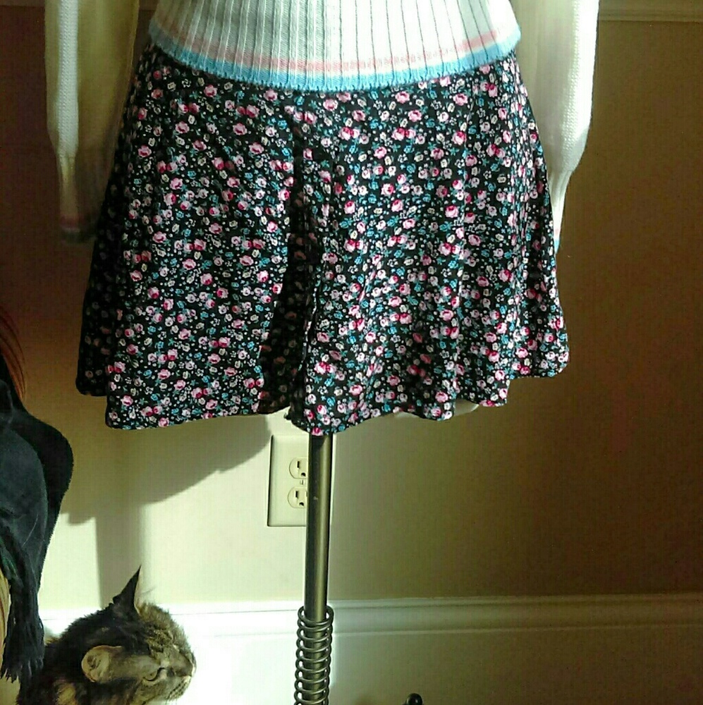 Button Up Floral Miniskirt/ Circle Skirt sz. 6